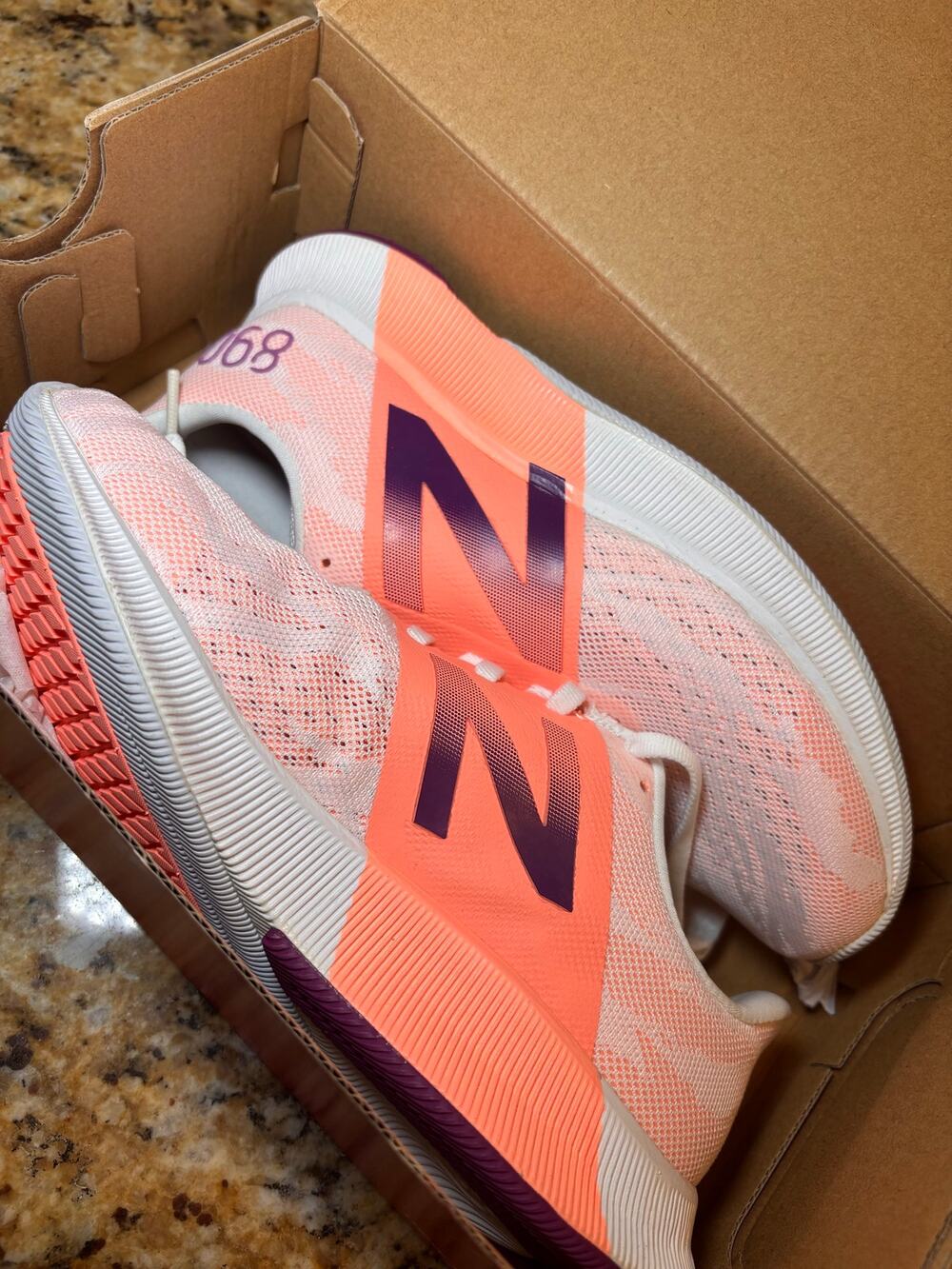 New Balance FuelCell 890v8 Women’s Size 8 Coral Purple Running Shoes NIB